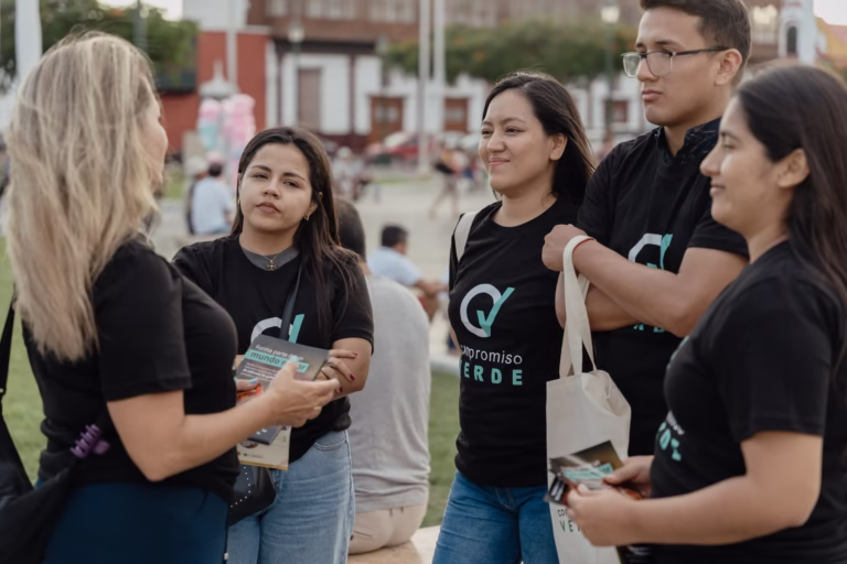 ¿Qué se necesita para ser voluntario en Jaulas Abiertas? Menos de lo que crees